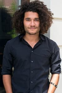 Alkan Çöklü in De dansende man