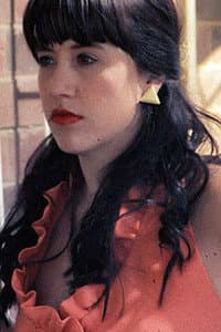 Lara Kinnear in Vir die Voëls