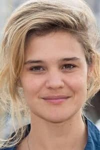 Marie Denarnaud in La fête est finie