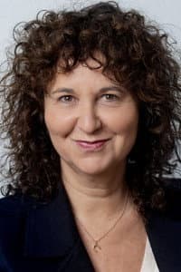 Denize Karabuda in Brevbärarens hemlighet