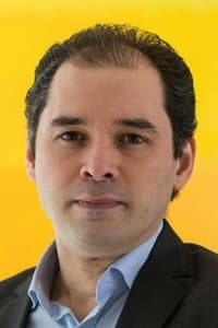 Tugan Sokhiev in Tugan Sokhiev dirigiert die Wiener Philharmoniker Tschaikowsky & Rimski-Korsakow