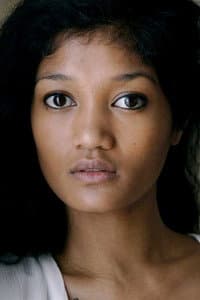 Lily Nambininsoa in Une fille indigne
