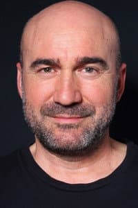 Isidro Vigo in Nubes de cartón
