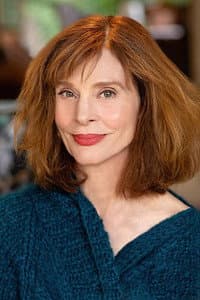 Leigh Taylor-Young in The Gang That Couldn't Shoot Straight