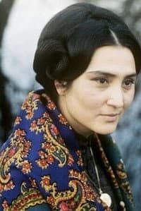 Maya-Gozel Aimedova in Bagtyndan jyda düşen Pyragy
