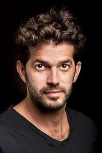 Shlomi Tapiaro in Laugh Lines