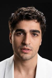 Mert Ramazan Demir in Metruk Adam