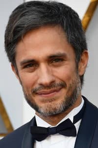Gael García Bernal in Nada entre los dos
