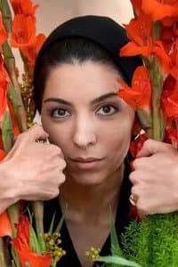 Samira Makhmalbaf in Samira cheghoneh 'Takhté siah' rol sakht