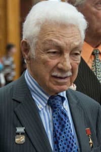 Stepan Mikoyan in Смысл жизни