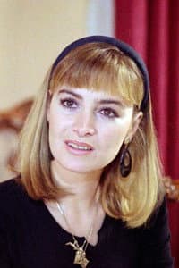 Gabriela Goldsmith in Yako, cazador de malditos