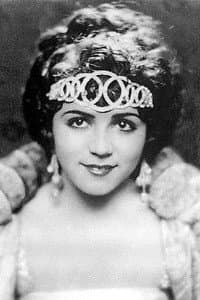 Gladys Walton in A Dangerous Game