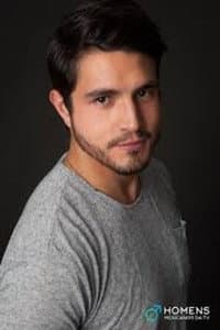 Chris Pascal in Valiendo madres