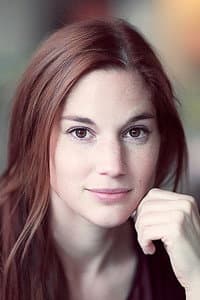 Dorina Martinovics in Kölcsönlakás