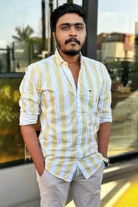 Hari Baskar in Mr. Housekeeping