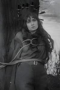 Louise Colliney in La Fleur empoisonnée