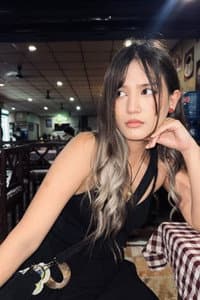 Malika Mahat in Teen Spirit
