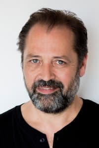 Pere Brasó in Descalç sobre la terra vermella