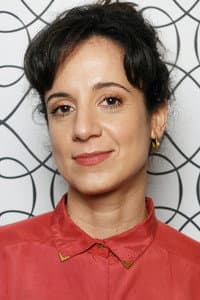 Amanda Lyra in Tia Virgínia