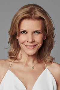 Judit Schell in Senki szigete