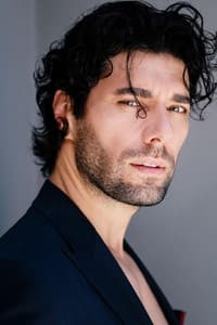 Serhat Parıl in Bekle Beni Sevgilim