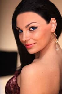 Ana Maria Donosa in Felicia, înainte de toate