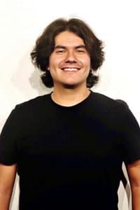 Jonathan Madrigal in Vivir Duele