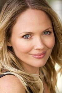 Lara Cox in The Makeover