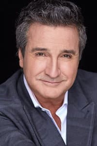 René Simard in Autour de Minuit – Un cabaret historique