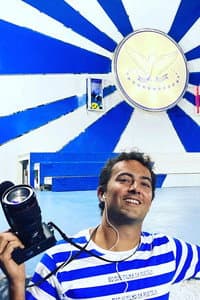 Zeca Brito in Nós Duas Descendo a Escada