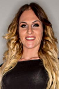 Nina Angel in 20 ans, elles passent toujours leur bac