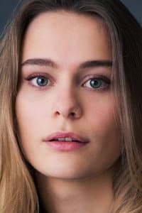 Louisa Binder in Your Fault: London
