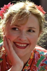Aurélie de Cazanove in Les Faux British