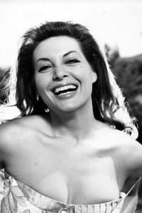 Fabienne Dali in Comment qu'elle est...