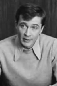 Aleksandr Polyakov in Взвейтесь, соколы, орлами