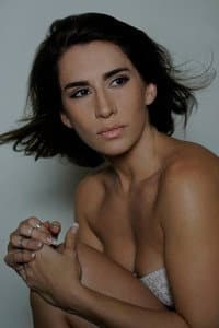 Margaux Da Silva in Dinero Fácil