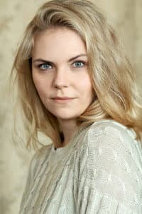 Ricarda Seifried in Axiom