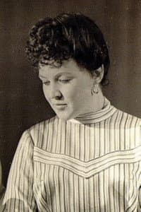 Nina Beloborodova in Белые розы, розовые слоны