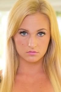 Payton Simmons in In the VIP 24