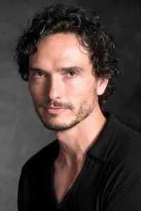 Raúl Sanz in Una de zombis