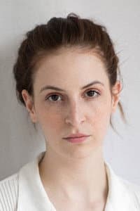 Anne-Sophie Bailly in En attendant les barbares