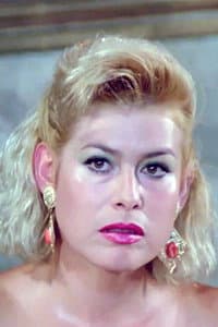Leticia Alarcón in Relaciones violentas