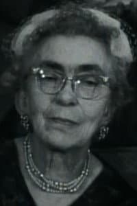 Hannah Milhous Nixon in Nixon