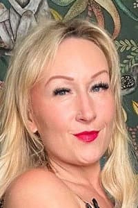 Momma Blonde Bombshell in PAWG Pleasures 2
