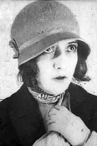 Irina Kunina in Н+Н+Н (Нини, налог, неприятность)