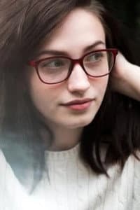 Caroline Mohr in Louie, Louie