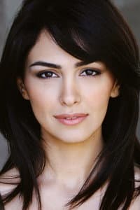 Nazanin Boniadi in Hotel Mumbai
