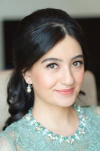 Parisa Shams in Pintu Surga Terakhir