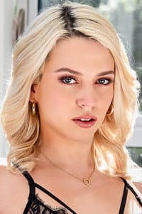 Madison Summers in Family Swap 9