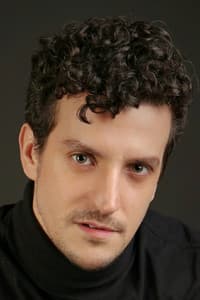 Victor Grimoni in Trocando de Pele